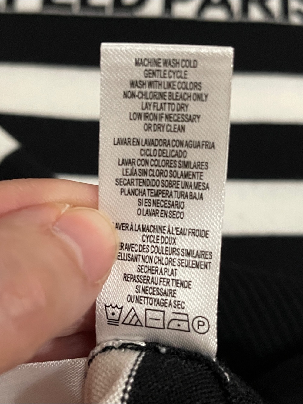 KARL LAGERFELD B/W Striped Sweater Sz. L - Picture 16 of 16